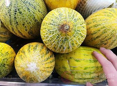 吃哈密瓜可以吃蜂蜜吗,美味搭配的甜蜜探索