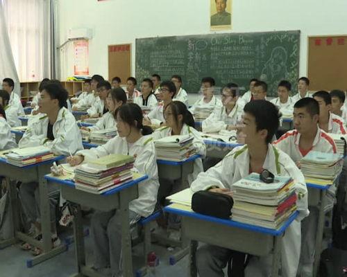 镇江高中老师吃瓜,校园生活的一抹趣味瞬间